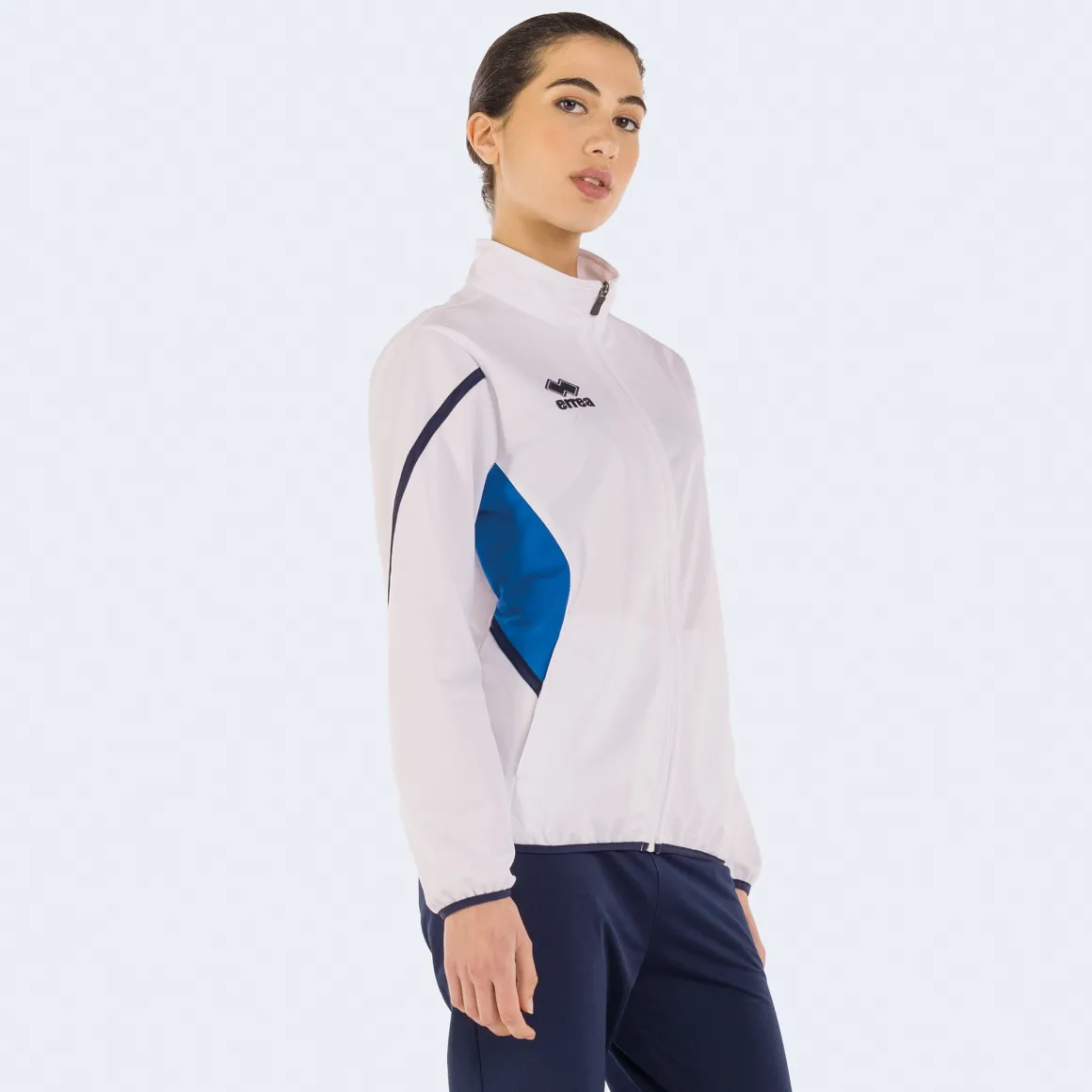 Giubbino Cristine Erreà: stile e funzionalità per la donna sportiva